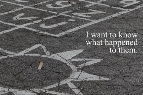 Bild einer Kreidezeichnung mit dem Text "I want to know what happened to them